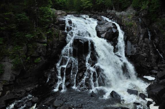 Cachoeira no Parc National du Mont -Tremblant, na província de Quebec, no Canadá